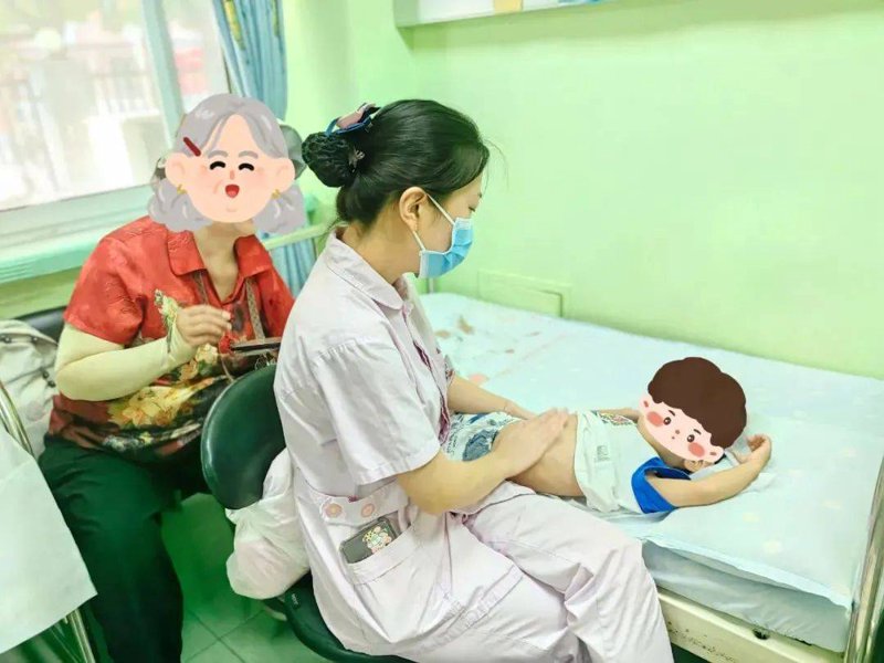 穴位贴敷：探秘其在小儿推拿中的神奇效果