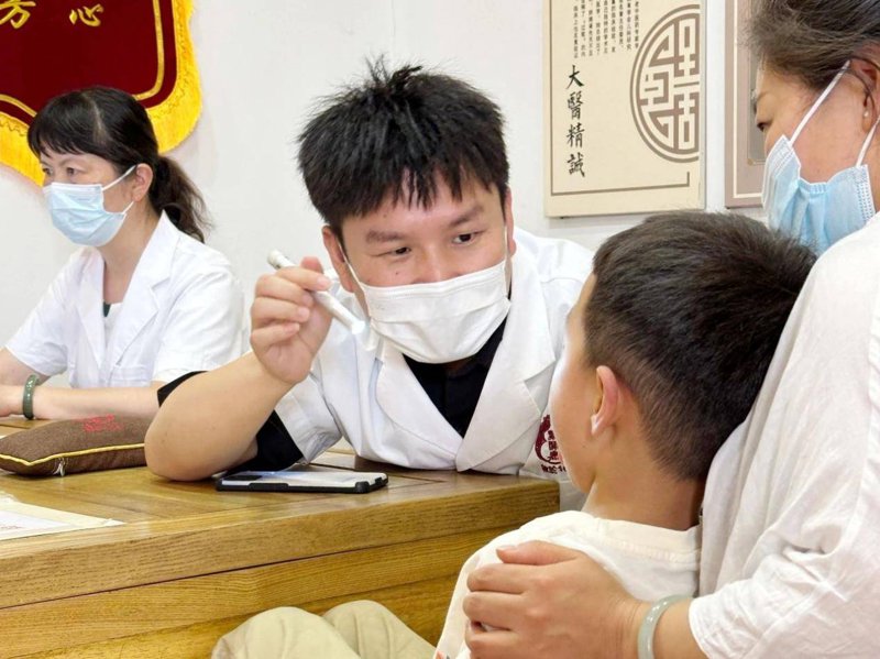 雷巧容医生的儿科保健门诊:打造健康成长的小卫士